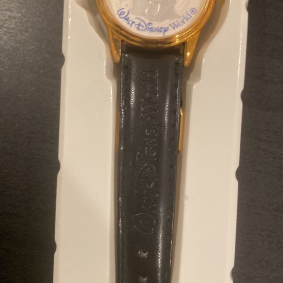 NWOT Vintage Walt Disney World 25th anniversary watch - Picture 5 of 6